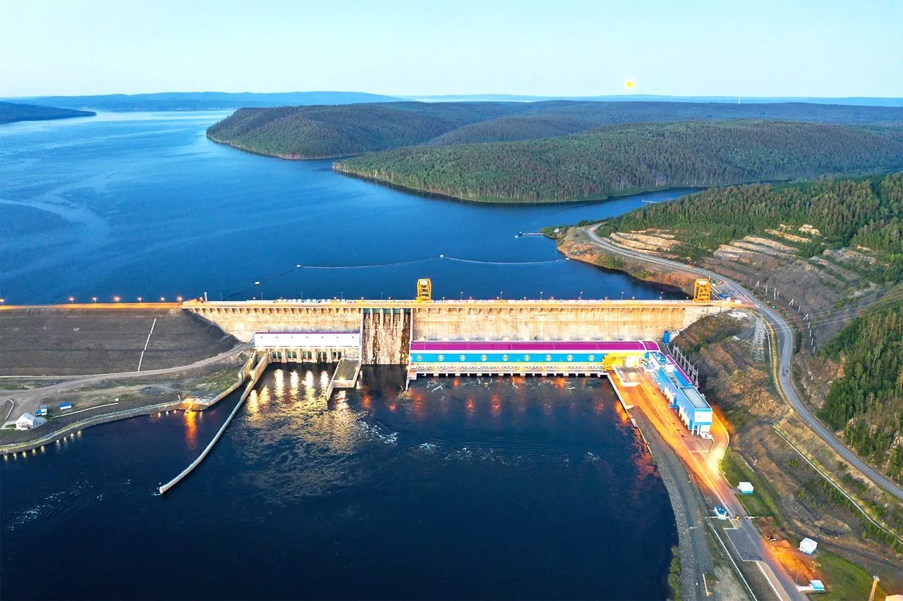 Поставка опор освещения ОГК-10 на Богучанскую ГЭС